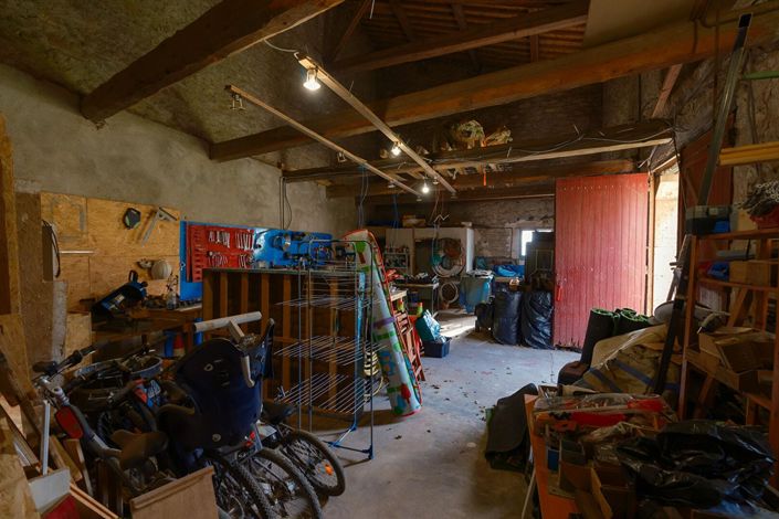 Image No.18-8 Bed House for sale