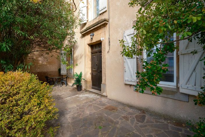 Image No.5-8 Bed House for sale