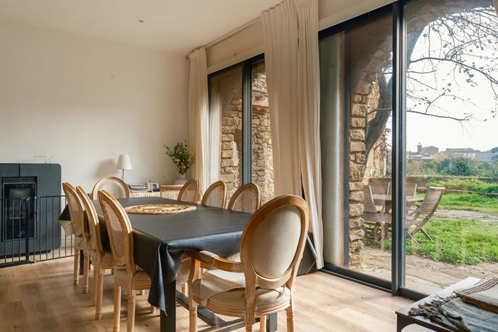 Image No.8-8 Bed House for sale