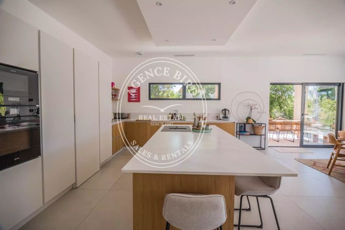 Image No.5-Maison de 4 chambres à vendre à Grimaud