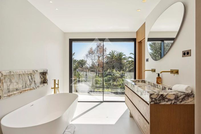 Image No.10-5 Bed House for sale