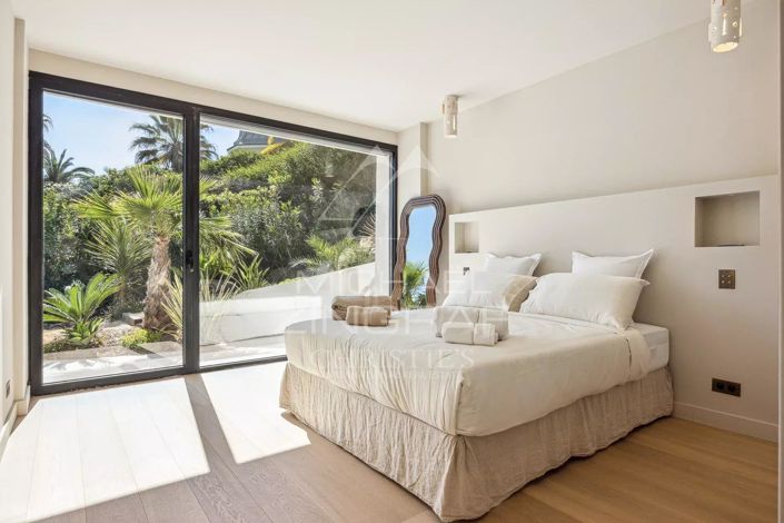 Image No.9-5 Bed House for sale