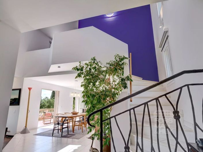 Image No.10-5 Bed House for sale