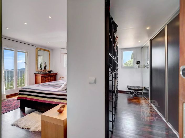 Image No.12-5 Bed House for sale