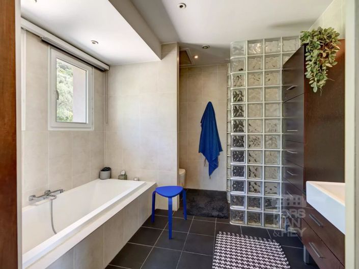 Image No.13-5 Bed House for sale