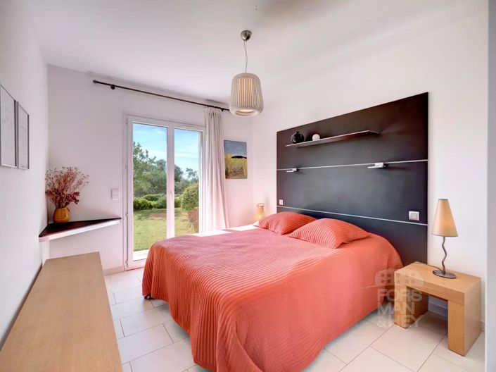 Image No.14-5 Bed House for sale