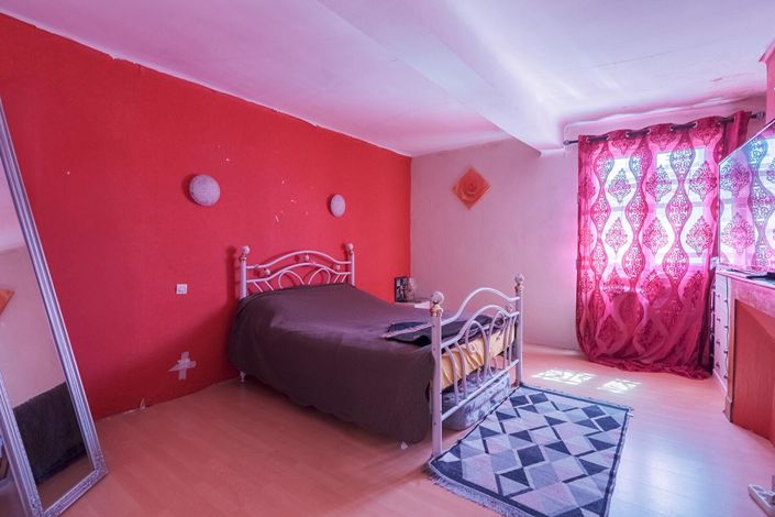 Image No.11-4 Bed House for sale