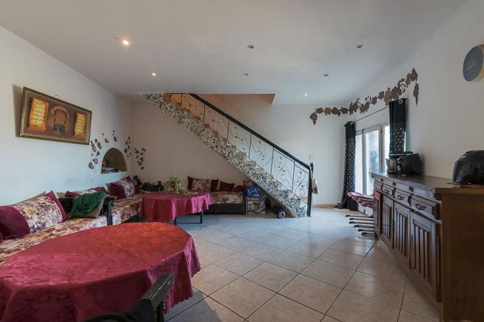 Image No.9-4 Bed House for sale