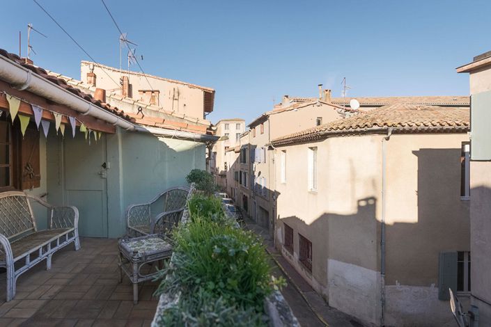 Image No.1-2 Bed House for sale