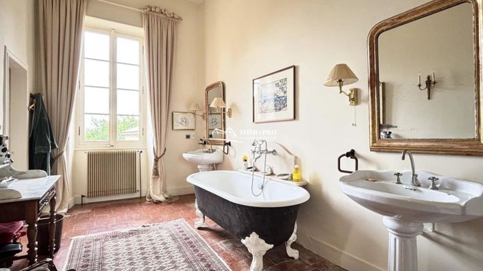 Image No.25-4 Bed House for sale