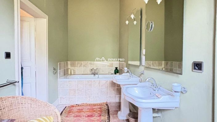 Image No.27-4 Bed House for sale