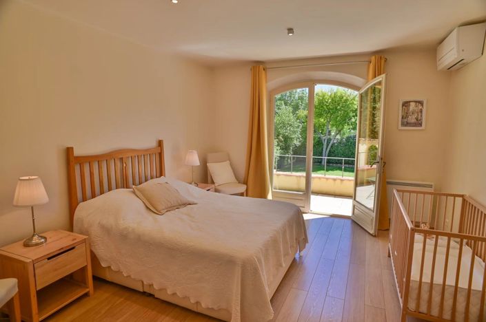 Image No.9-4 Bed House for sale