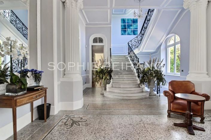 Image No.4-10 Bed House for sale