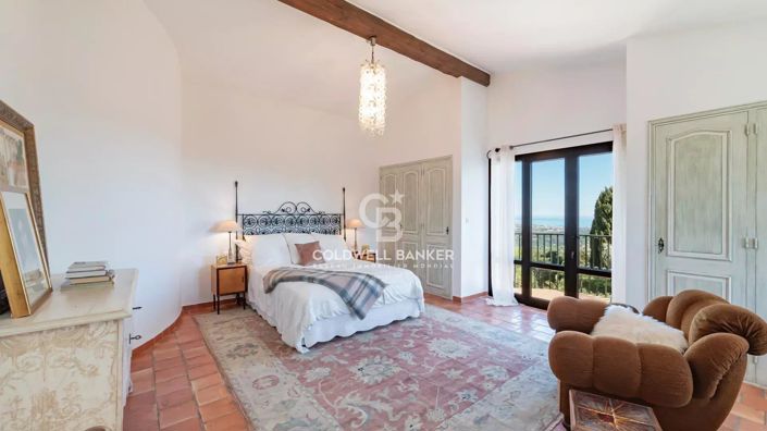 Image No.11-6 Bed House for sale