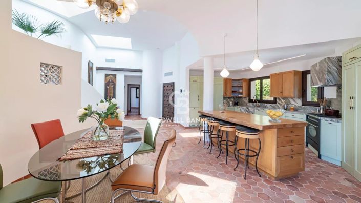 Image No.6-6 Bed House for sale