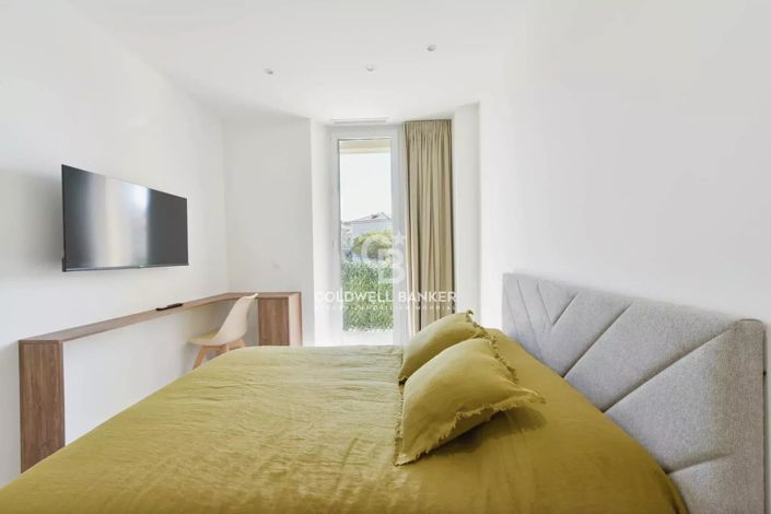 Image No.10-3 Bed Apartment for sale