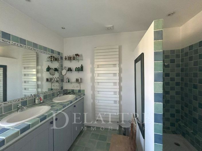 Image No.12-7 Bed House for sale