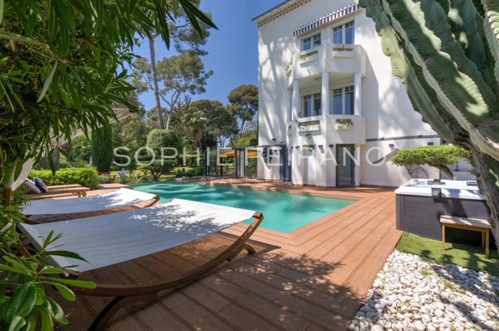 Image No.1-4 Bed House for sale