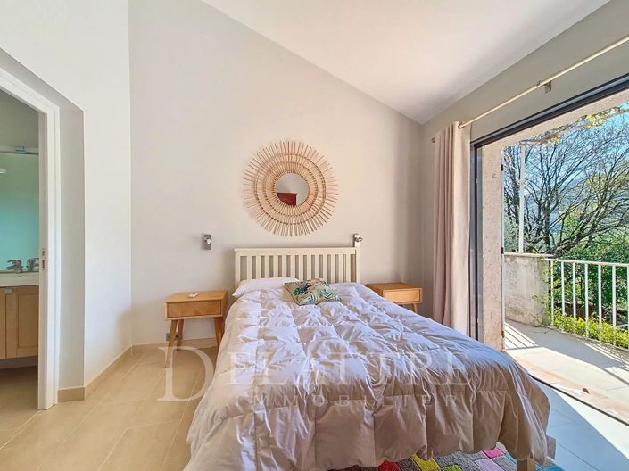 Image No.10-5 Bed House for sale