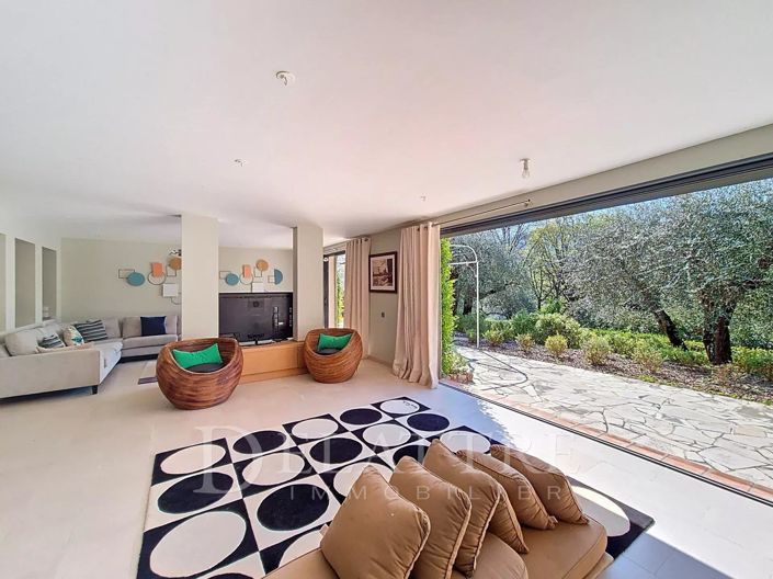 Image No.2-5 Bed House for sale