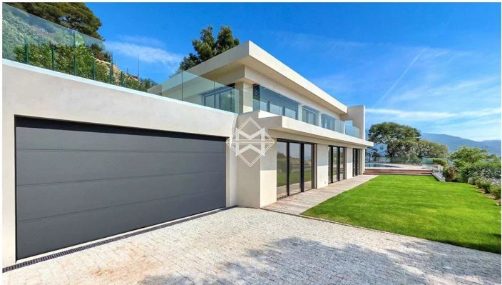 Image No.1-4 Bed House for sale