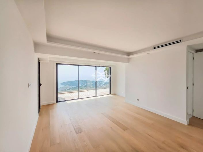 Image No.19-4 Bed House for sale