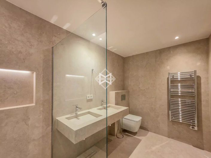 Image No.28-4 Bed House for sale