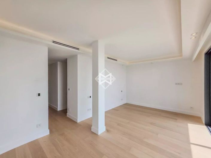 Image No.30-4 Bed House for sale