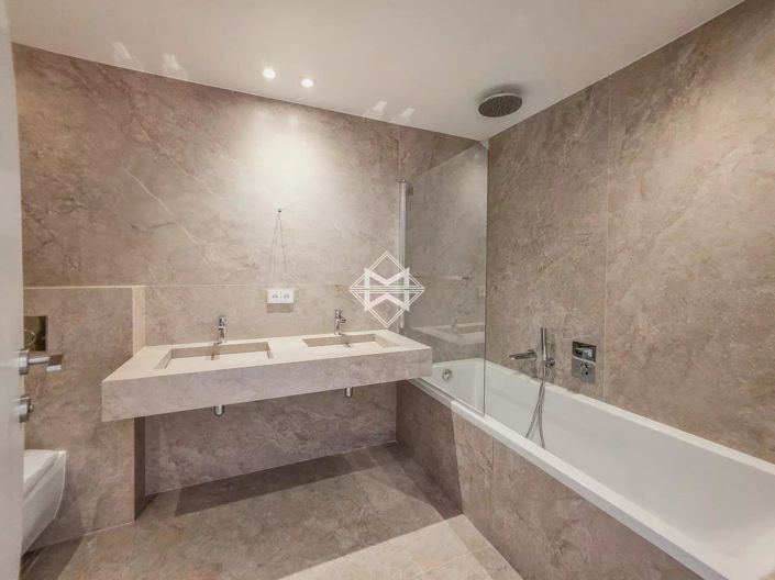 Image No.32-4 Bed House for sale