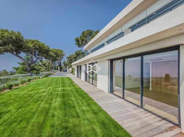 Image No.6-4 Bed House for sale