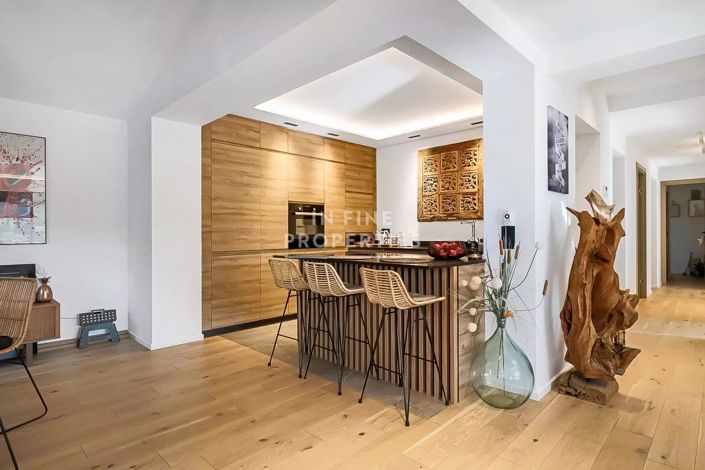 Image No.7-4 Bed House for sale