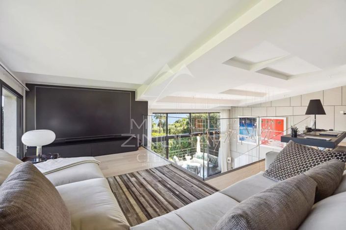 Image No.6-4 Bed House for sale