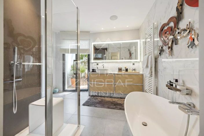 Image No.8-4 Bed House for sale