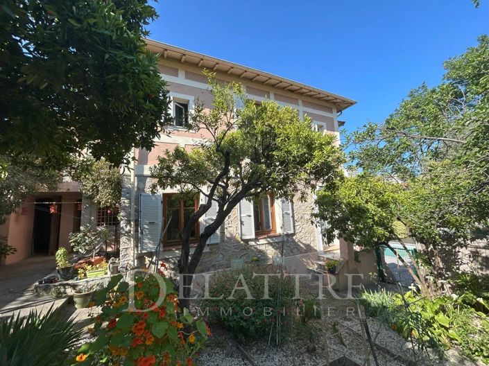 Image No.2-5 Bed House for sale