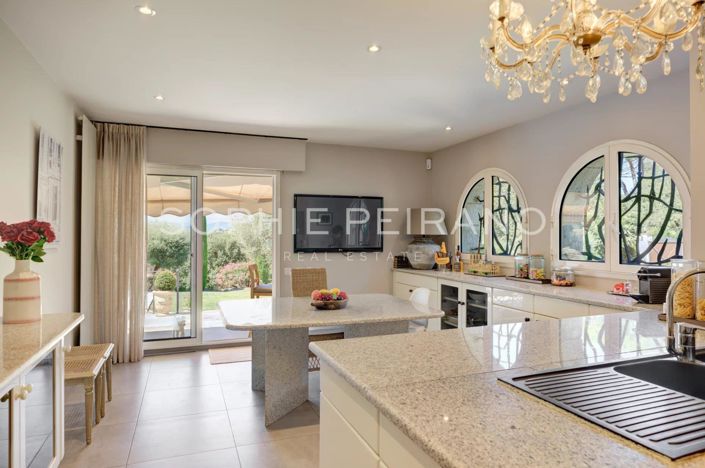 Image No.7-6 Bed House for sale