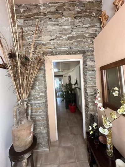 Image No.9-3 Bed House for sale