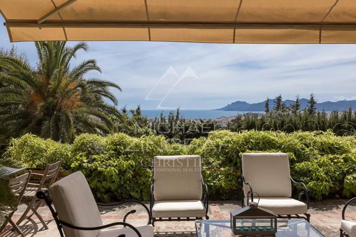 Image No.10-9 Bed House for sale