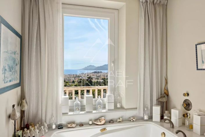 Image No.9-9 Bed House for sale