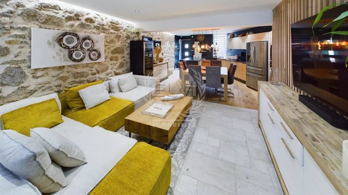 Image No.1-4 Bed House for sale