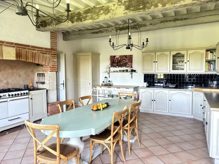 Image No.11-10 Bed House for sale