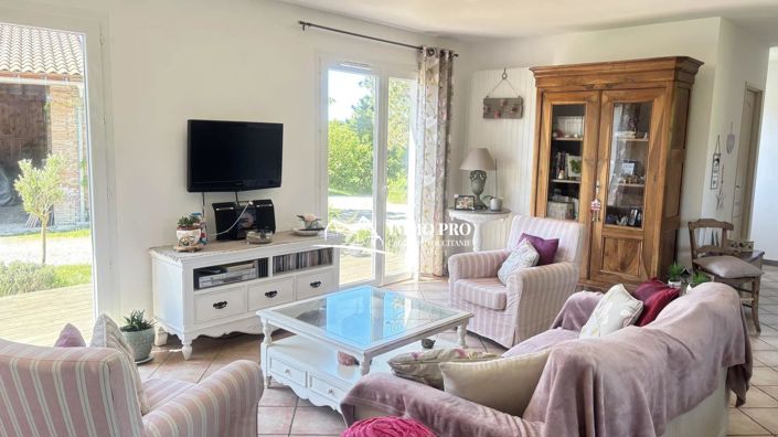 Image No.27-10 Bed House for sale