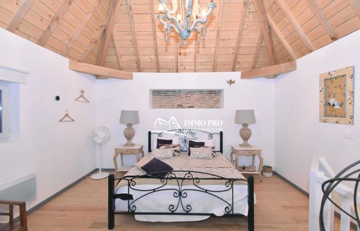 Image No.30-10 Bed House for sale