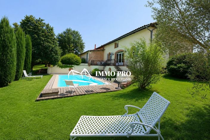 Image No.32-10 Bed House for sale