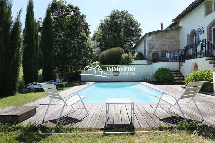 Image No.6-10 Bed House for sale