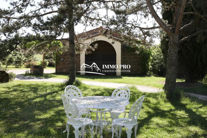 Image No.6-10 Bed House for sale