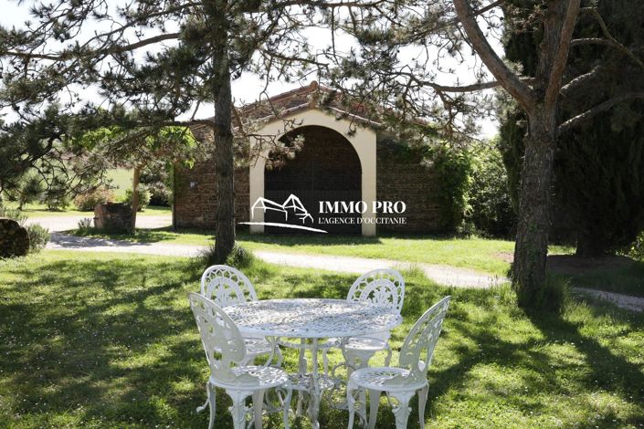 Image No.7-10 Bed House for sale