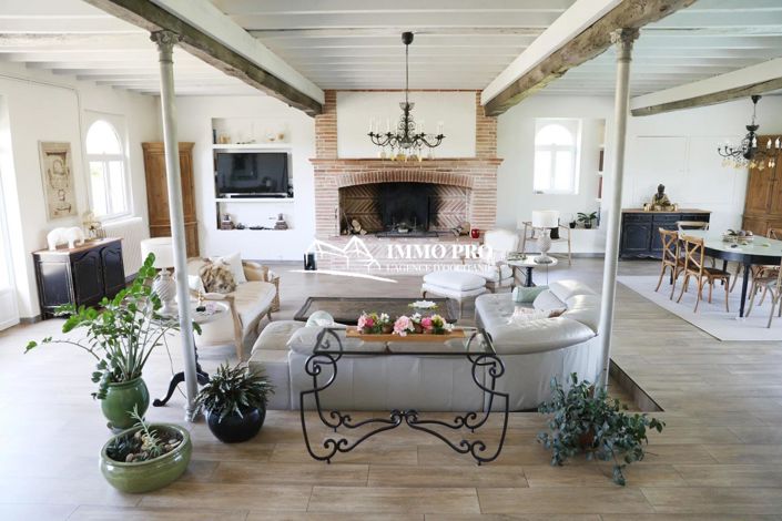 Image No.8-10 Bed House for sale