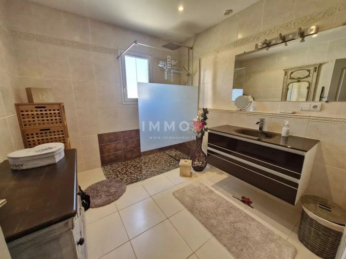 Image No.12-3 Bed House for sale