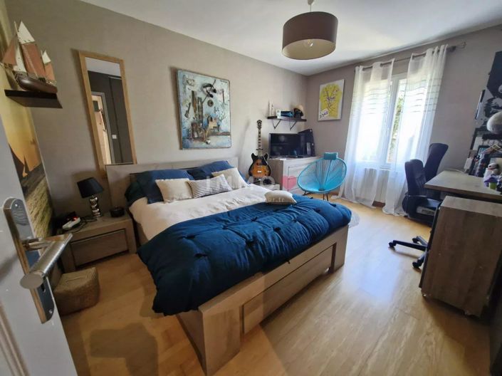 Image No.14-3 Bed House for sale