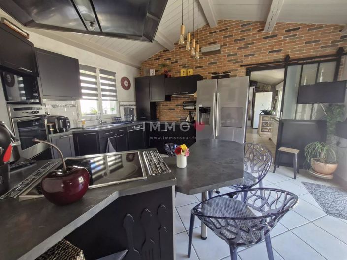 Image No.9-3 Bed House for sale